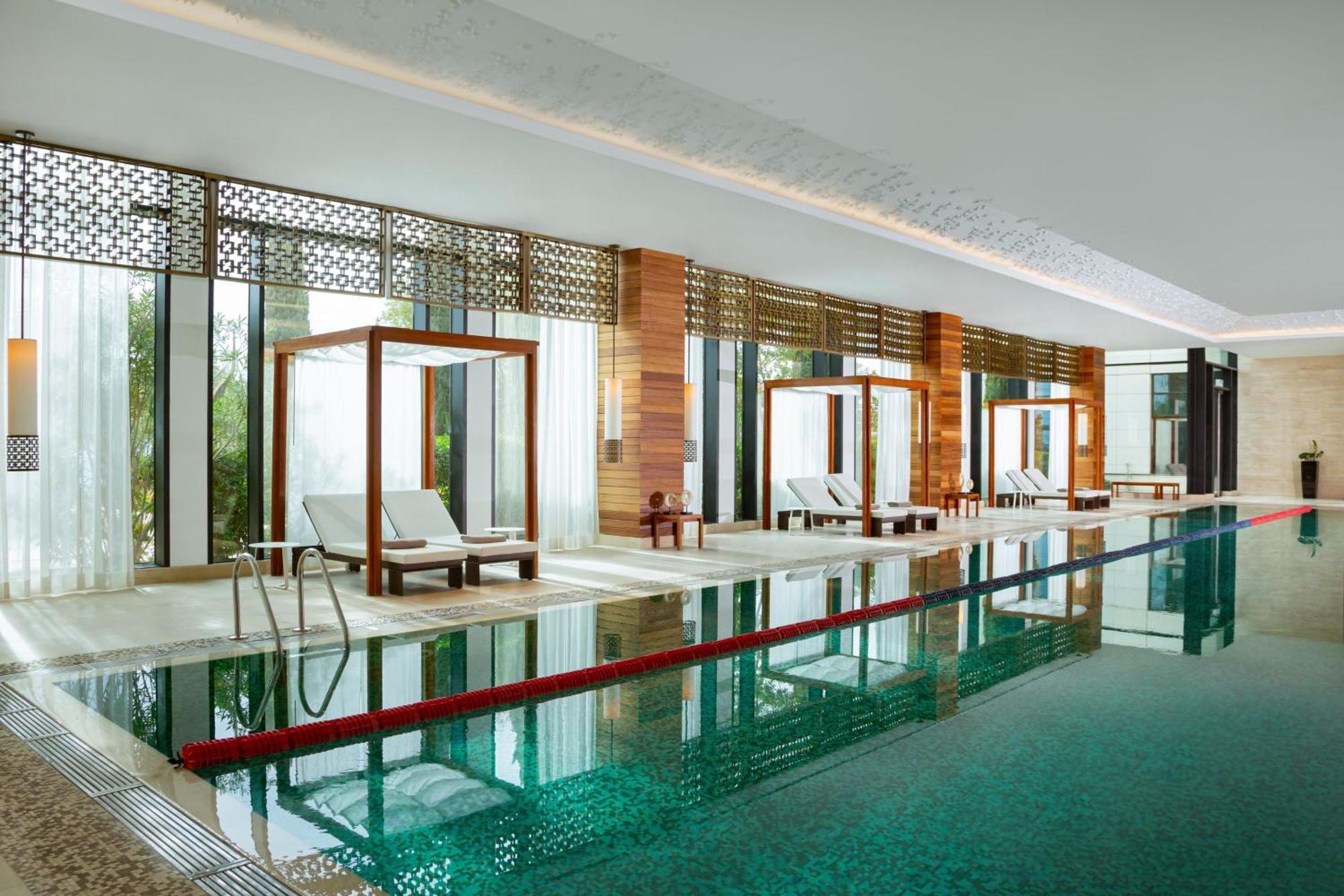 Baku Marriott Hotel Boulevard Exterior photo The swimming pool at the hotel