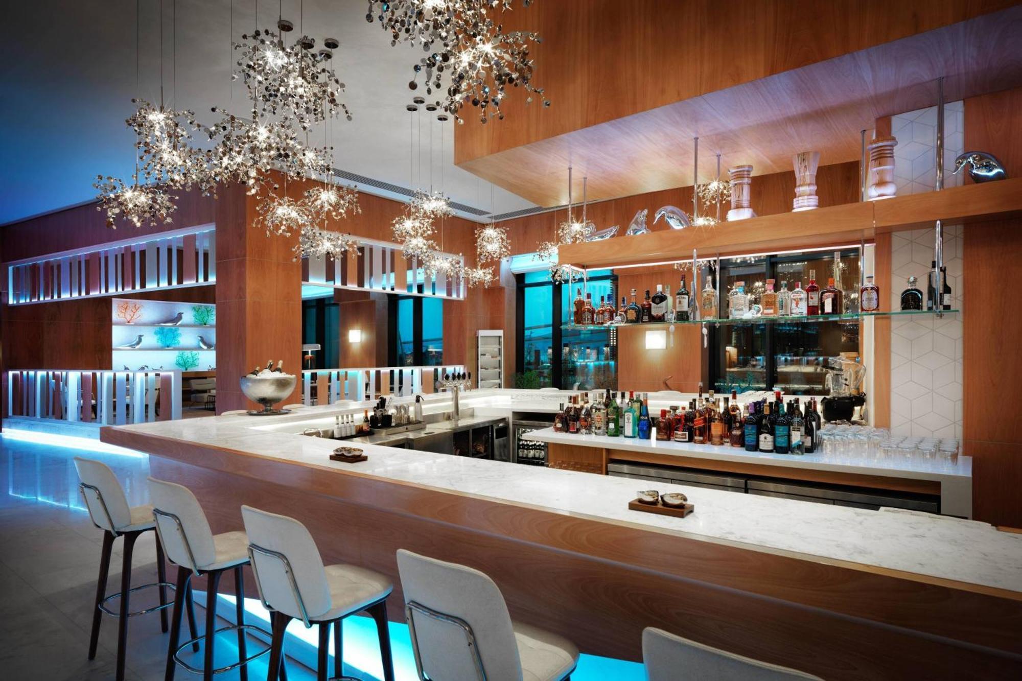 Baku Marriott Hotel Boulevard Exterior photo The bar at the 101 bar